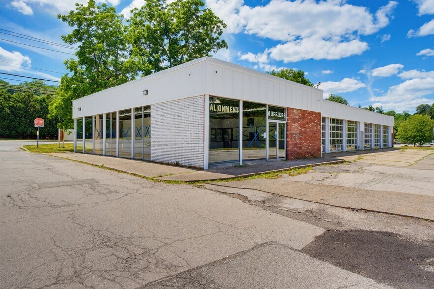 1366 E Main St, Shrub Oak, NY for lease - Building Photo - Image 2 of 31