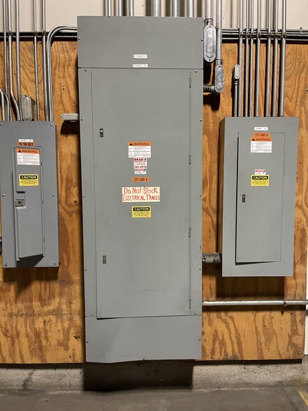 1577 N Airport Rd, Fremont, NE for lease - Building Photo - Image 3 of 3