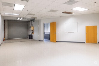 1711 E Bayshore Rd, Redwood City, CA for lease Interior Photo- Image 2 of 6