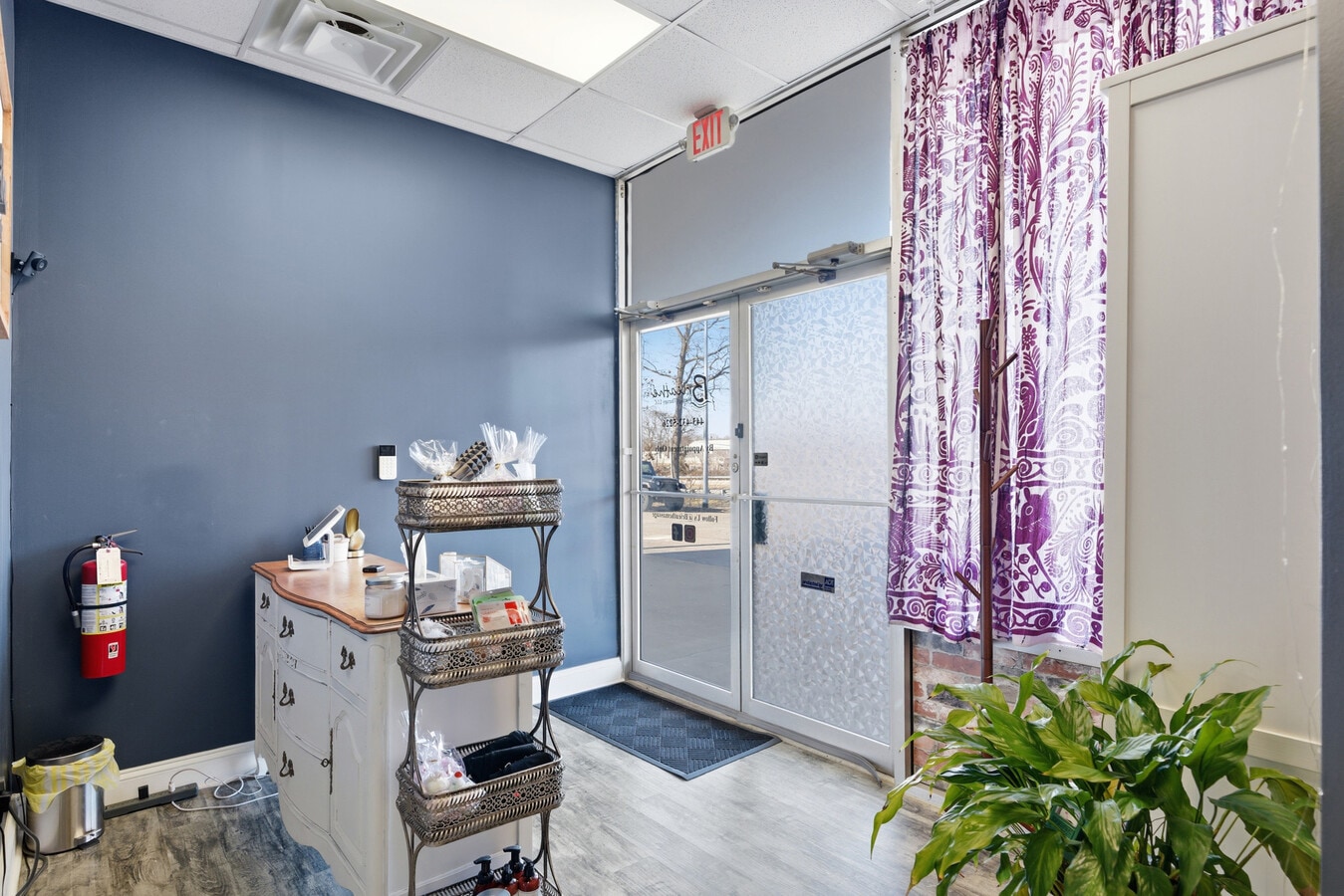 5472-5486 Southern Maryland Blvd, Lothian, MD 20711 - Unité 2 -  - Photo intérieure - Image 2 of 22