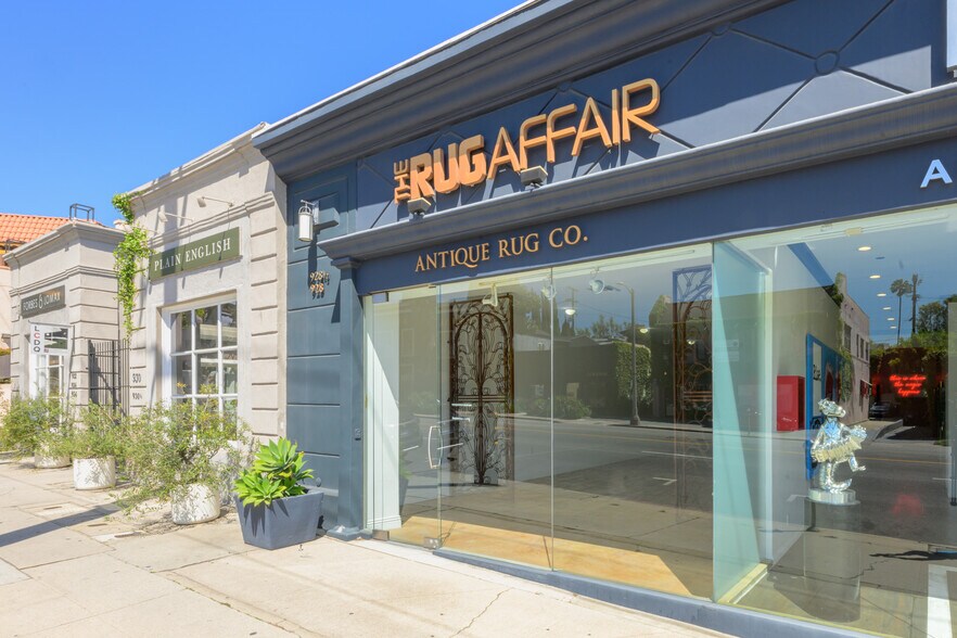 926-928 N La Cienega Blvd, West Hollywood, CA à louer - Photo du bâtiment - Image 2 de 8
