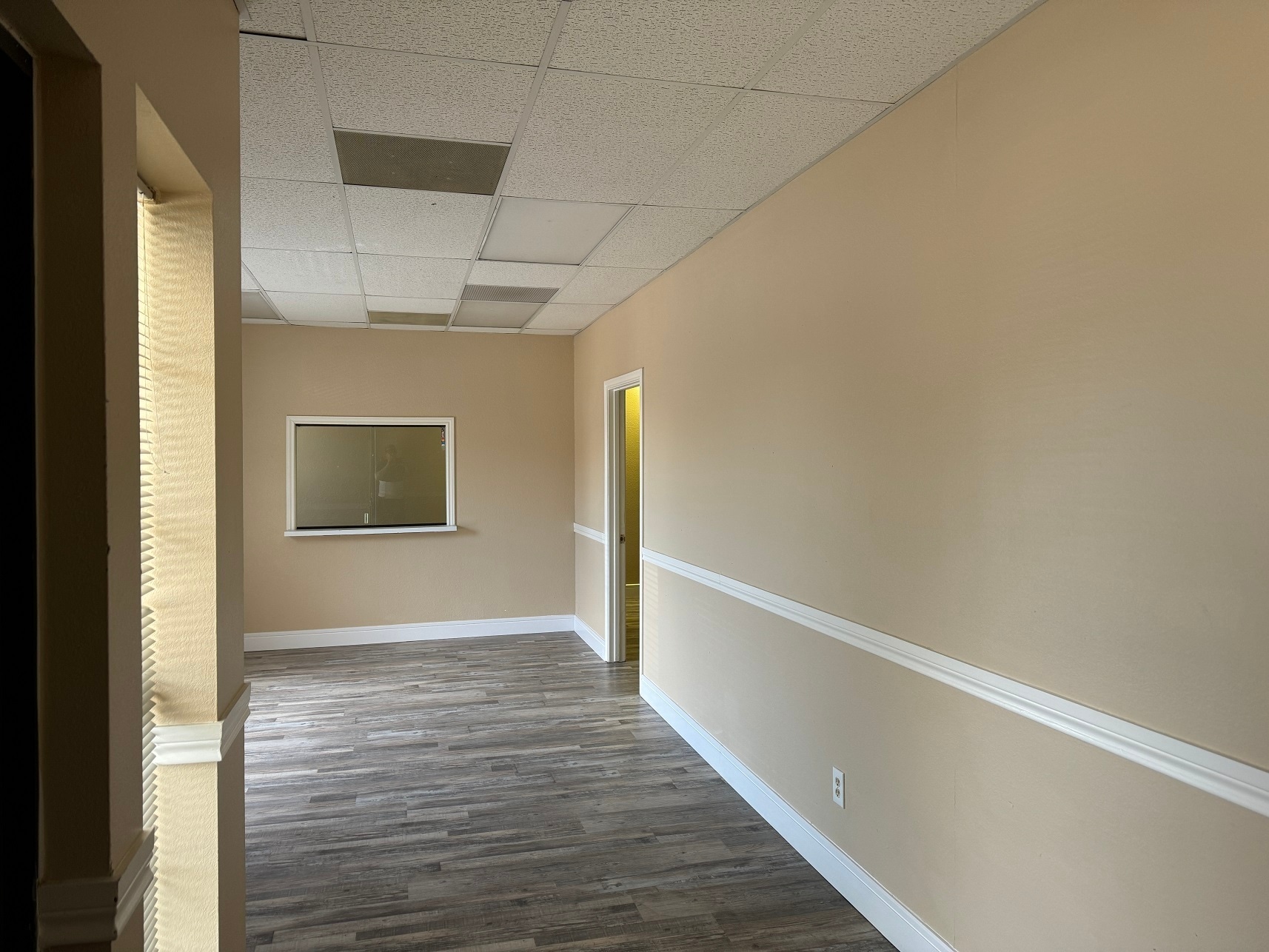 2707 Bolton Boone Dr, DeSoto, TX for sale Interior Photo- Image 1 of 4