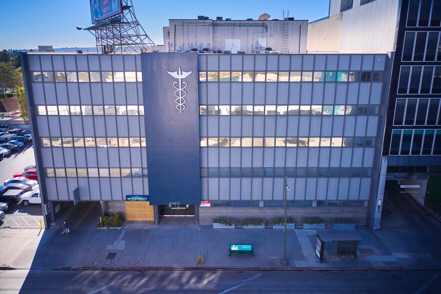 6360 Wilshire Blvd, Los Angeles, CA à louer - Photo du bâtiment - Image 1 de 7
