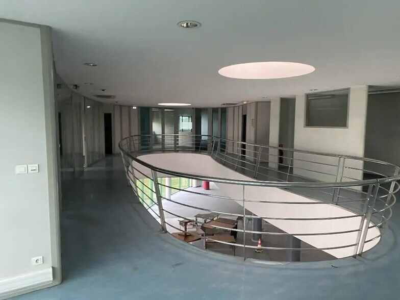 Flex in Chalon-sur-Saône for sale - Interior Photo - Image 3 of 8