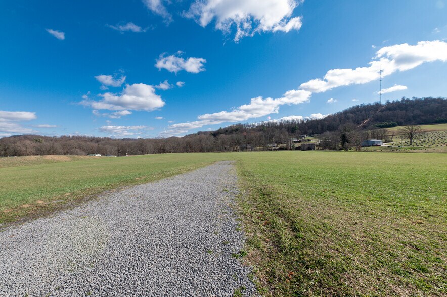 1085 S Pike St, Shinnston, WV à vendre - Autre - Image 2 de 10