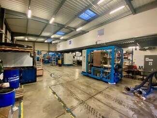 Plus de détails pour Local d'activités à louer