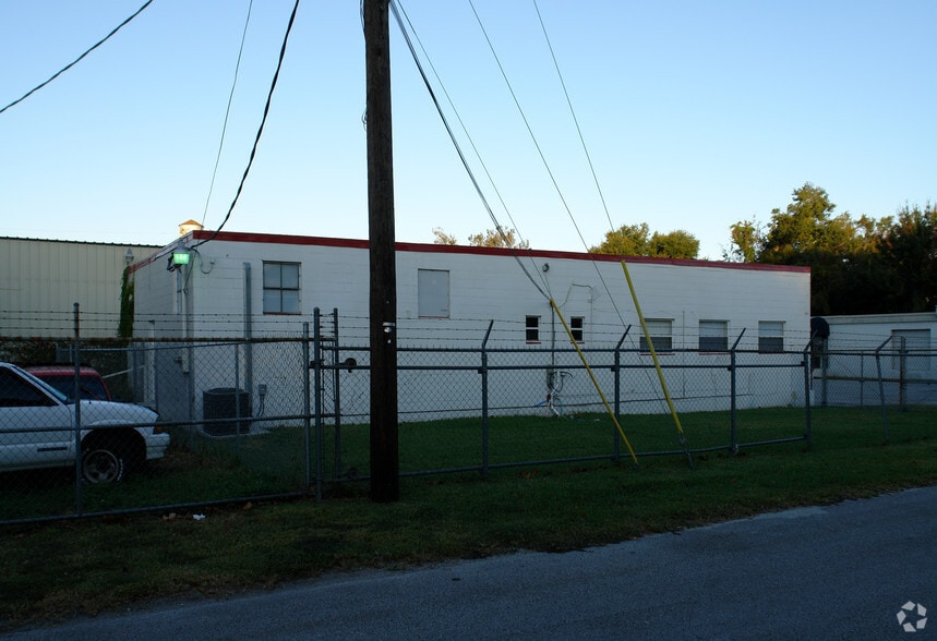 2497 Vassar St, Orlando, FL for lease - Building Photo - Image 3 of 5