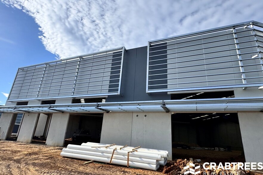 37 Hamersley Dr, Clyde North for lease - Building Photo - Image 2 of 6