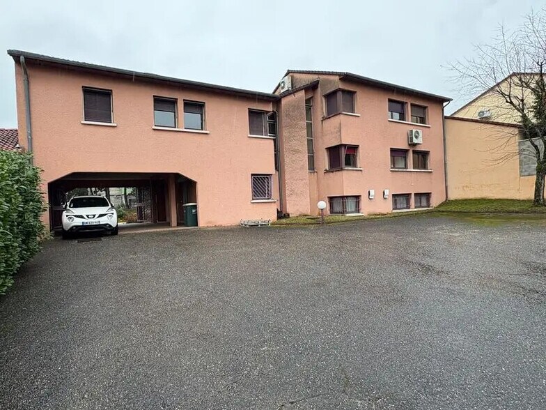 Office in Décines-Charpieu for lease - Building Photo - Image 1 of 14