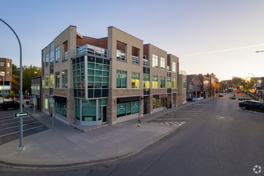 1170 Kensington Cres NW, Calgary, AB à louer - Photo du bâtiment - Image 2 de 16