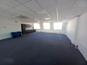 39 Queen St, Maidenhead for lease Interior Photo- Image 2 of 4