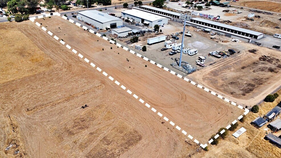 446 Tyler Rd, Merced, CA à vendre - Photo du bâtiment - Image 2 de 9
