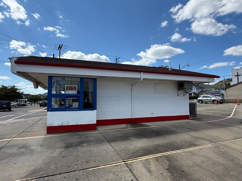 3795 Central Ave, Shadyside, OH à vendre - Photo du bâtiment - Image 3 de 17