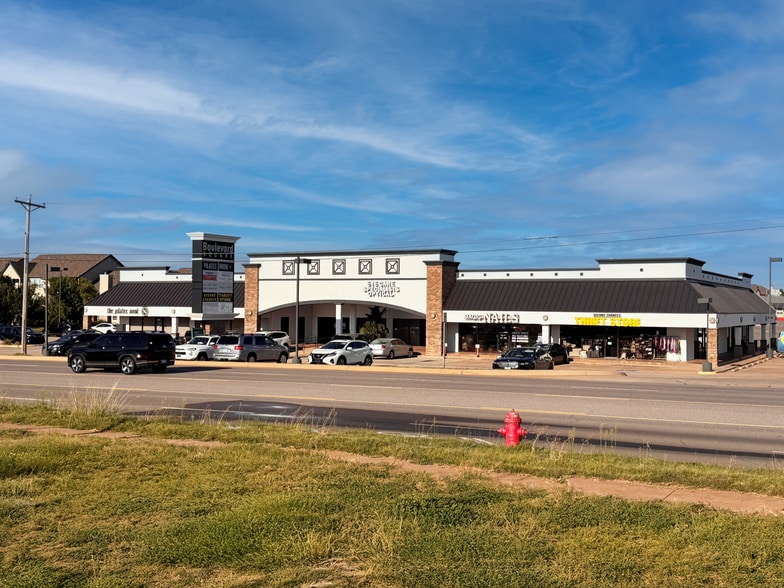 3431 S Boulevard St, Edmond, OK for lease - Building Photo - Image 1 of 4