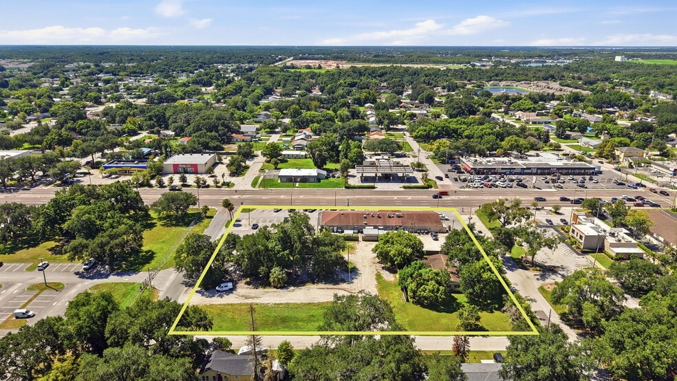 2312 13th Street Block, Saint Cloud, FL portefeuille de 2 propriétés à vendre sur LoopNet.ca - Photo du bâtiment - Image 3 de 11