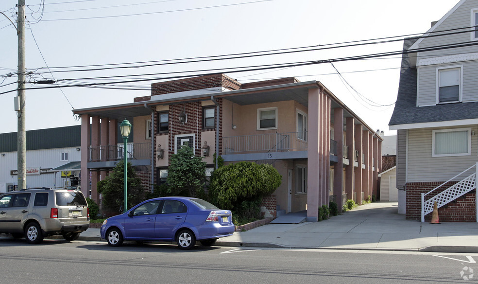 15 S Essex Ave, Margate, NJ for sale - Primary Photo - Image 1 of 1