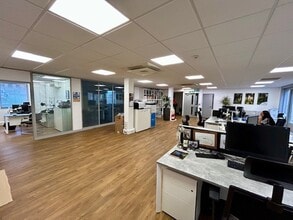 6 London Rd, Newbury for lease Interior Photo- Image 2 of 5