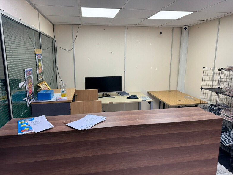 Collier Row Rd, Romford à vendre - Photo intérieure - Image 3 de 8