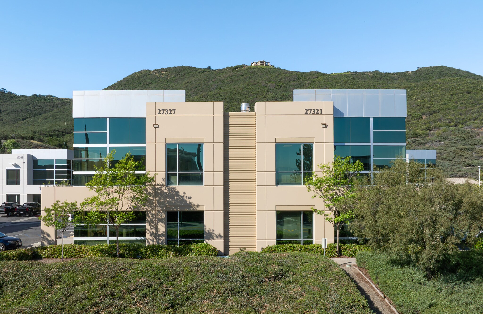27321-27327 Via Industria, Temecula, CA à louer Photo du bâtiment- Image 1 de 27