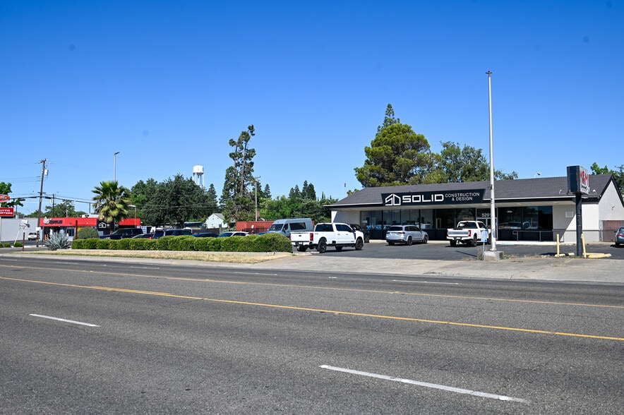 5201 Auburn Blvd, Sacramento, CA for sale - Building Photo - Image 3 of 28