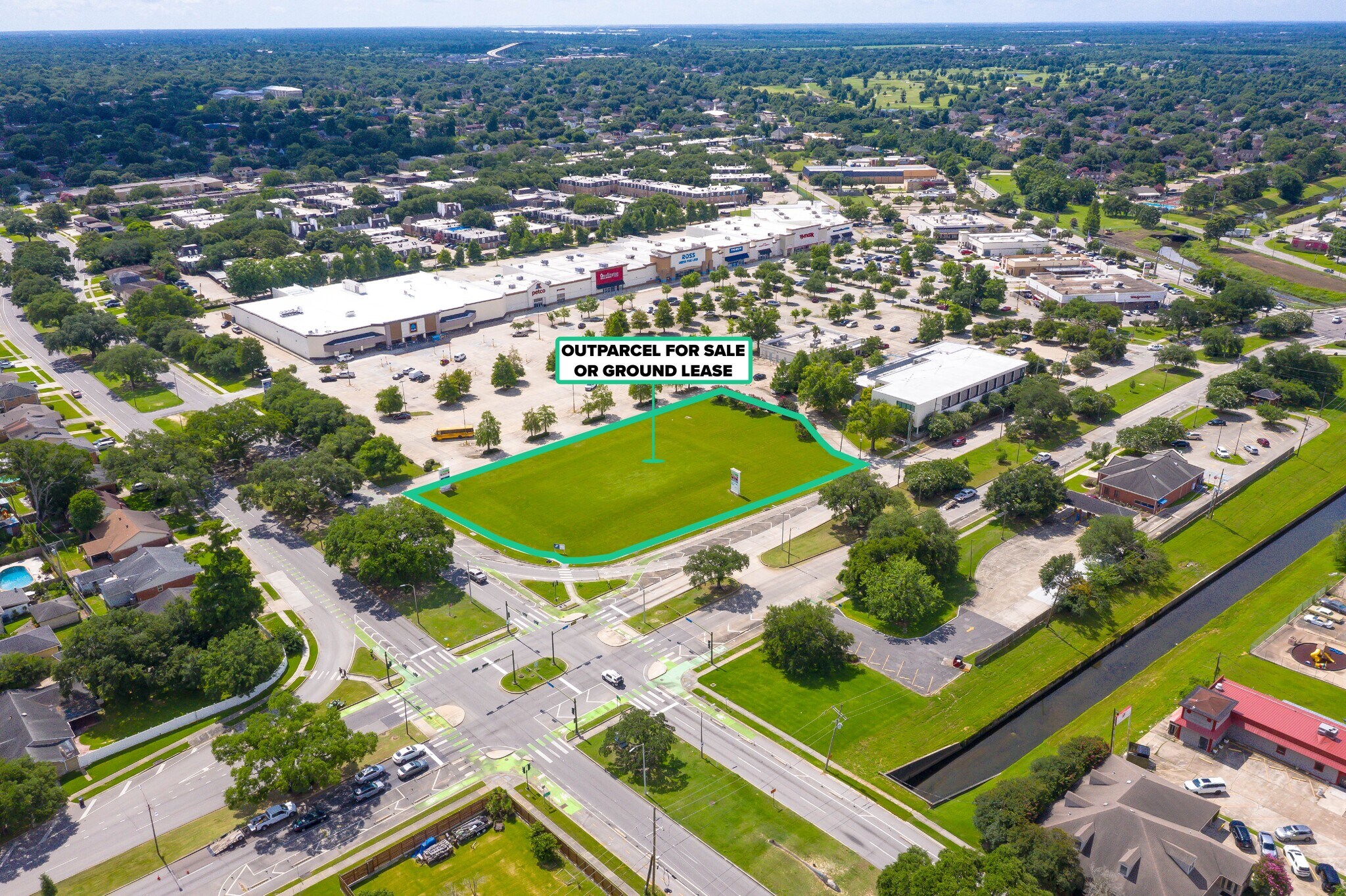 1003000 Holiday Dr, New Orleans, LA for lease Building Photo- Image 1 of 4