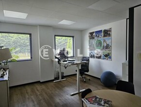 Rue Ampère, Chilly-Mazarin for lease Interior Photo- Image 2 of 4