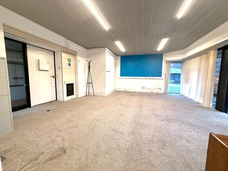 Gemini Cres, Dundee à louer - Photo du bâtiment - Image 3 de 6