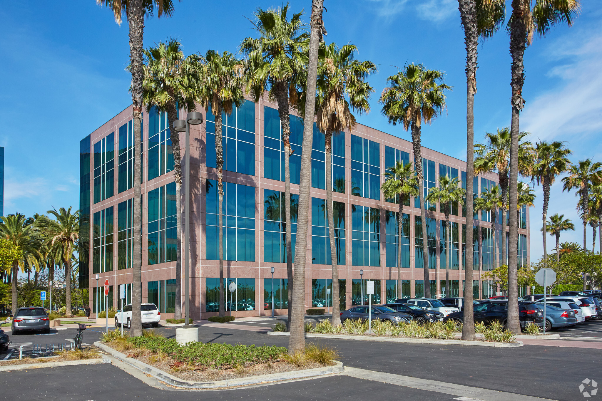 3840 Kilroy Airport Way, Long Beach, CA for lease Building Photo- Image 1 of 9