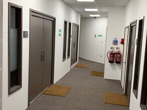 Moss Rd, Wrexham for lease Interior Photo- Image 2 of 4