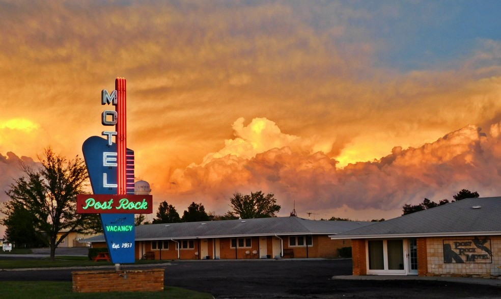 1907 E Highway 18, Lincoln, KS for sale - Building Photo - Image 1 of 1