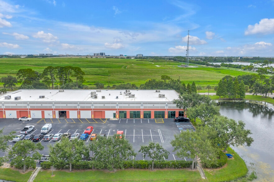 1780 102nd Ave N, Saint Petersburg, FL for lease - Building Photo - Image 3 of 11