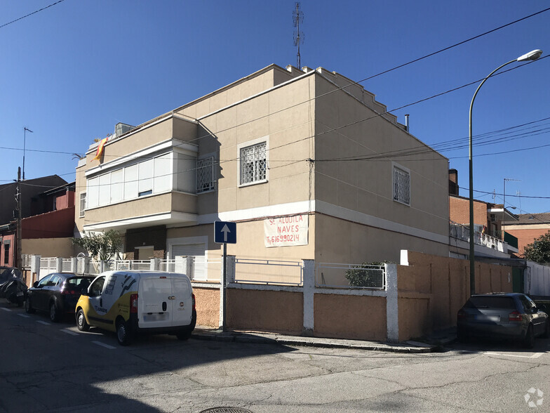 Calle de Leira, 29, Madrid, Madrid for lease - Primary Photo - Image 1 of 1