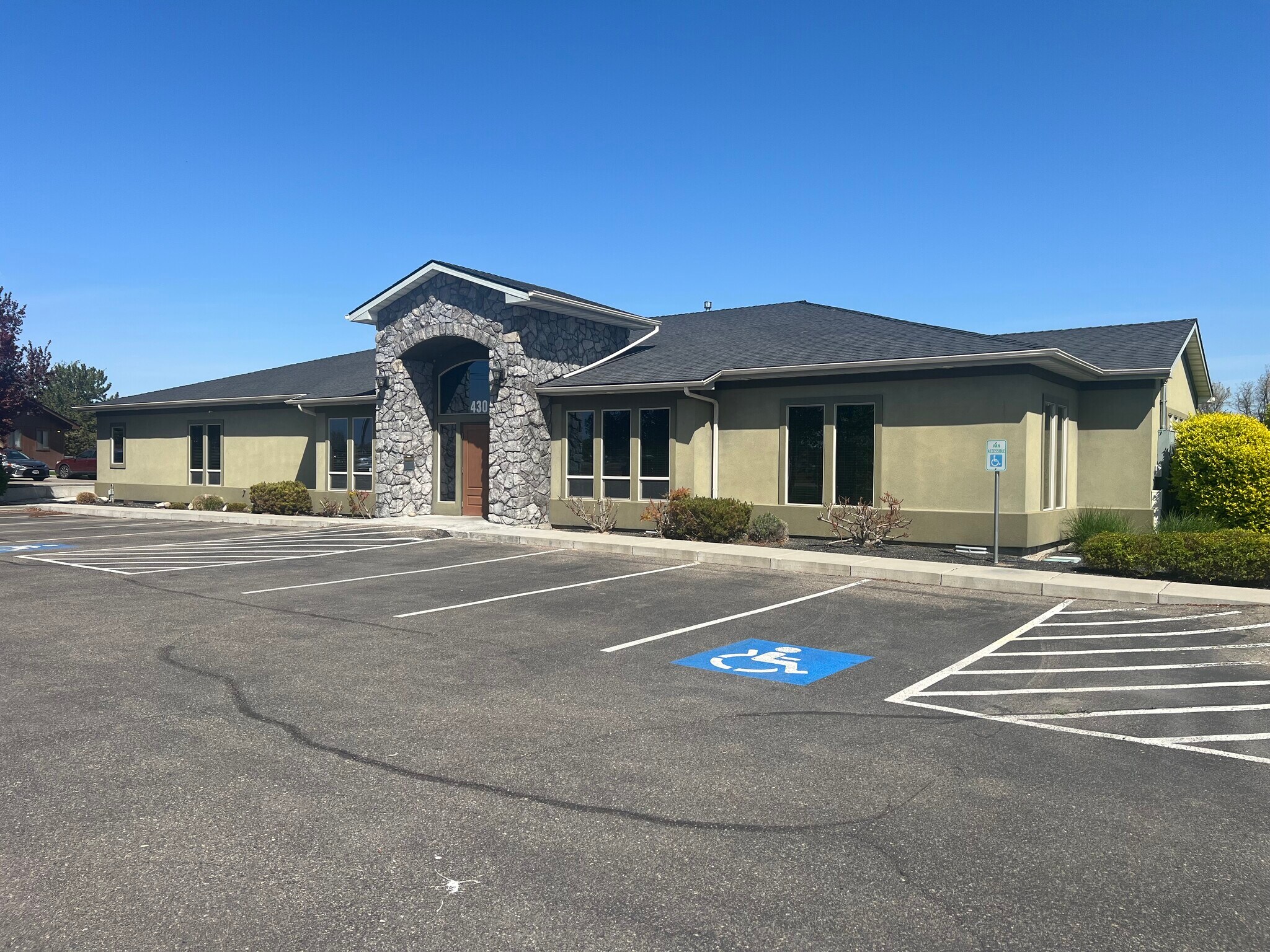 430 W Iowa Ave, Nampa, ID à louer Photo du bâtiment- Image 1 de 6