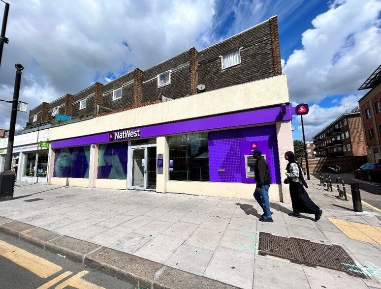 403 Bethnal Green Rd, London for lease - Building Photo - Image 1 of 16