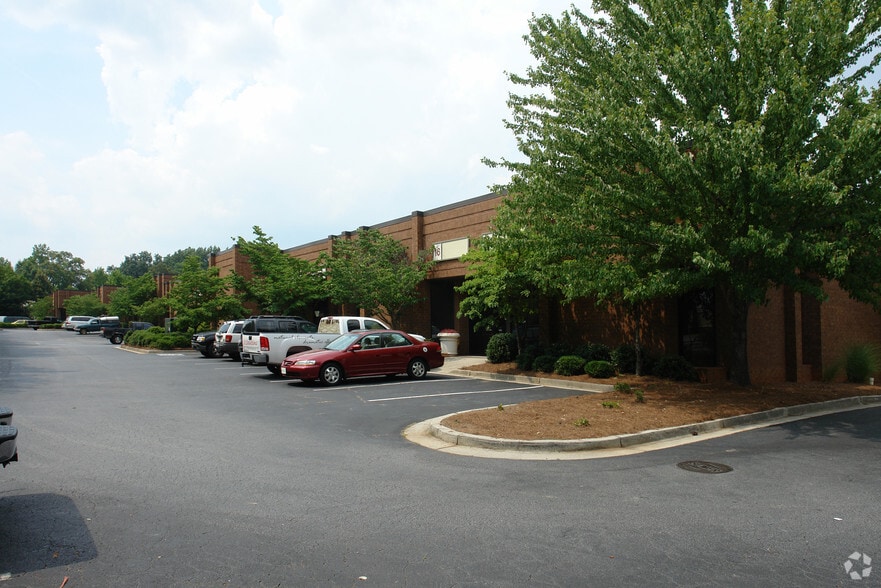 3065 McCall Dr, Doraville, GA for lease - Primary Photo - Image 1 of 16