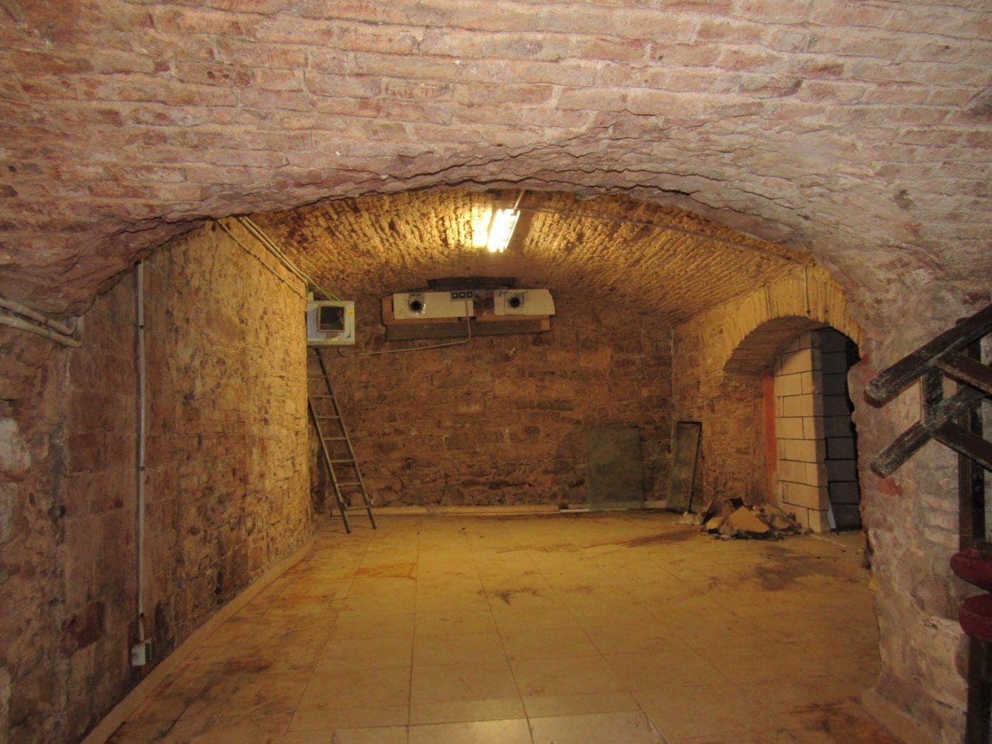 Multifamily in Barcelona, Barcelona for sale Primary Photo- Image 1 of 2