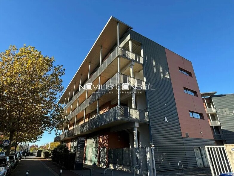Office in Toulouse for lease - Building Photo - Image 3 of 4