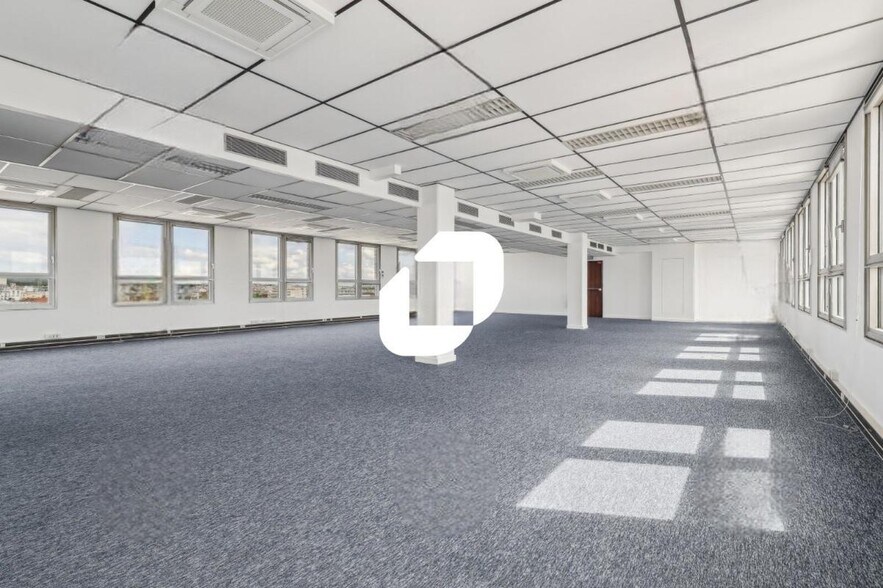 Office in Montreuil for lease - Interior Photo - Image 3 of 9