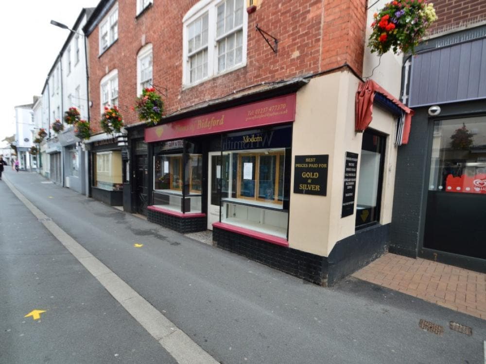 61 Mill St, Bideford for sale Primary Photo- Image 1 of 2