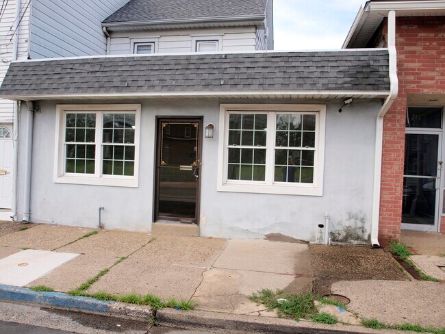 More details for 209 Bridgeboro St, Riverside, NJ - Retail for Lease