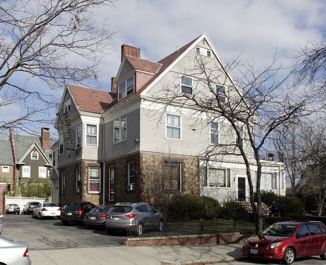 Plus de détails pour 314 Angell St, Providence, RI - Multi-résidentiel à vendre