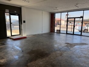 2124 NW 39th St, Oklahoma City, OK for lease Interior Photo- Image 2 of 10