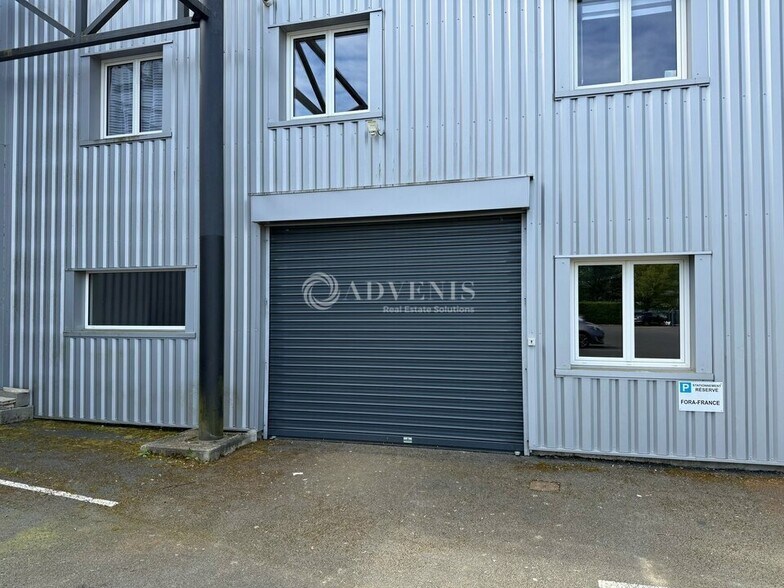 Flex in Saint-Jean-de-Braye for lease - Building Photo - Image 3 of 10