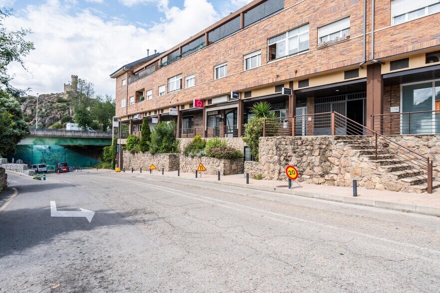 Immeuble residentiel dans Torrelodones, Madrid à vendre - Photo du bâtiment - Image 3 de 3