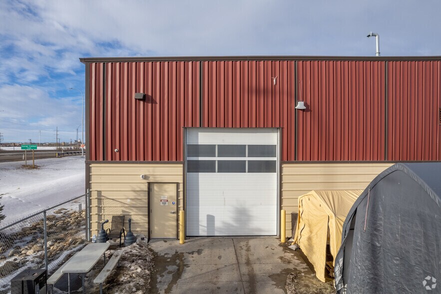 300 Edgefield Pl, Strathmore, AB à louer - Photo du bâtiment - Image 3 de 5