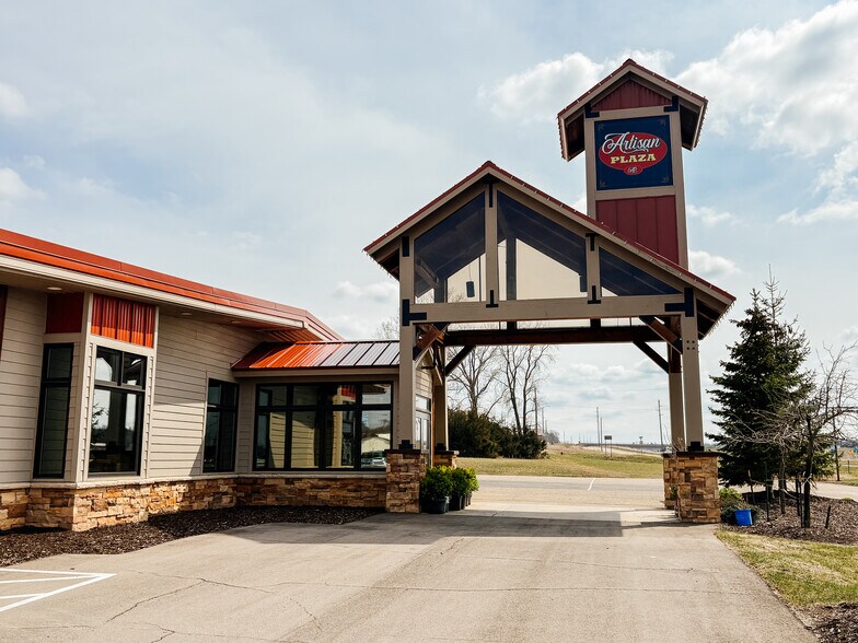 1233 4th St S, Cannon Falls, MN à louer - Photo du bâtiment - Image 3 de 4