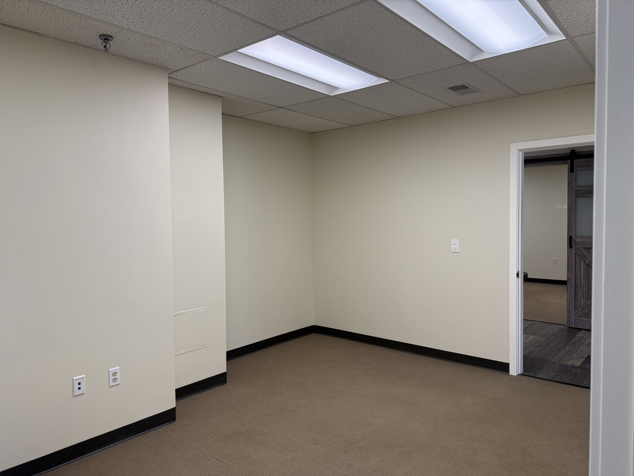 319 Littleton Rd, Westford, MA for lease Interior Photo- Image 1 of 7