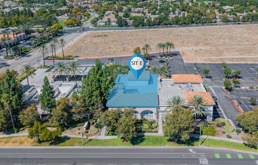 Foothill Blvd, Rancho Cucamonga, CA à louer - Photo du bâtiment - Image 3 de 18