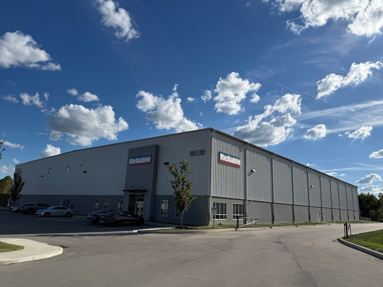 741 Hickory Industrial Dr, Old Hickory, TN for lease - Primary Photo - Image 1 of 8