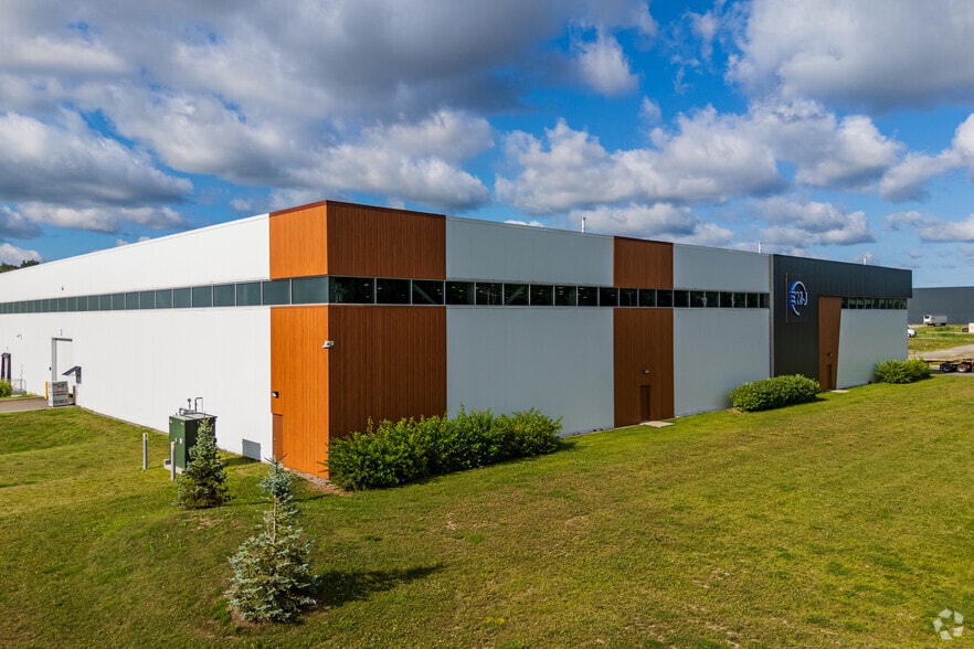 650 Louis-Blériot Rue, Mascouche, QC for sale - Building Photo - Image 2 of 3